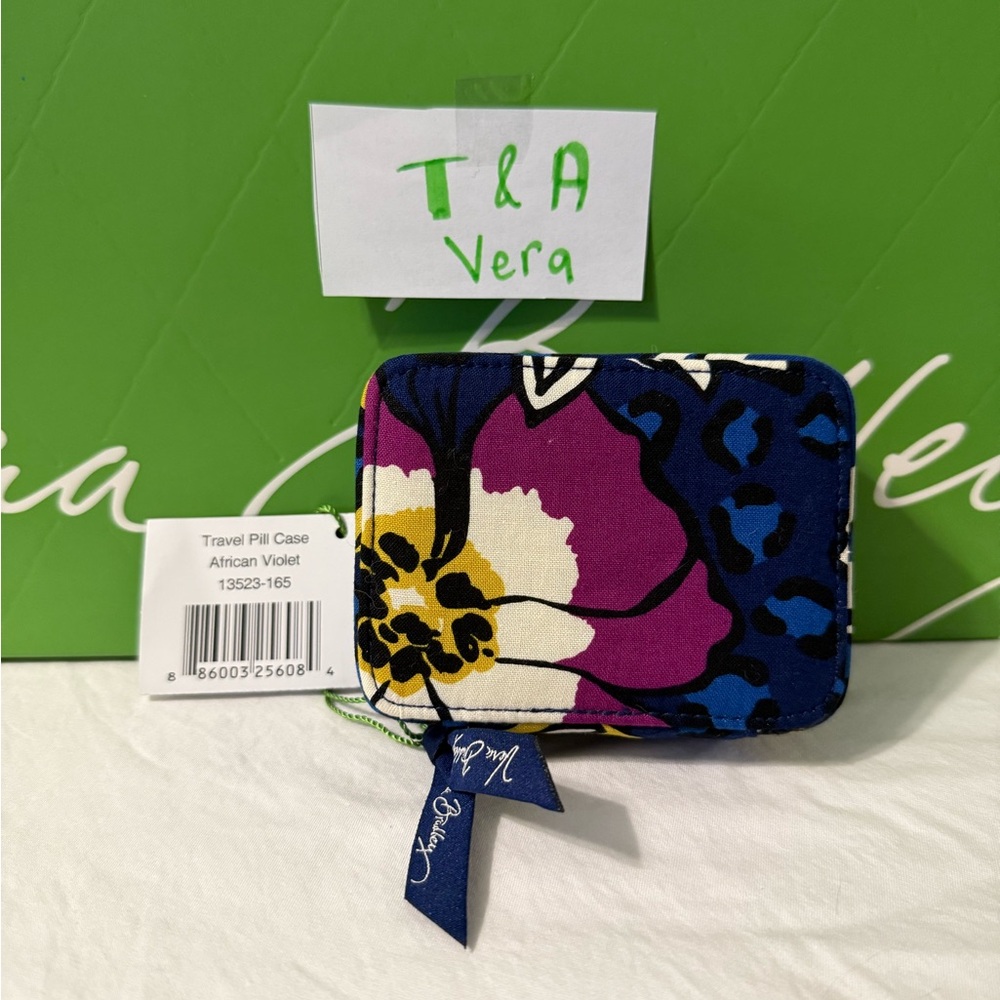 NWT Vera Bradley African Violet Travel Pill Case Retired pattern